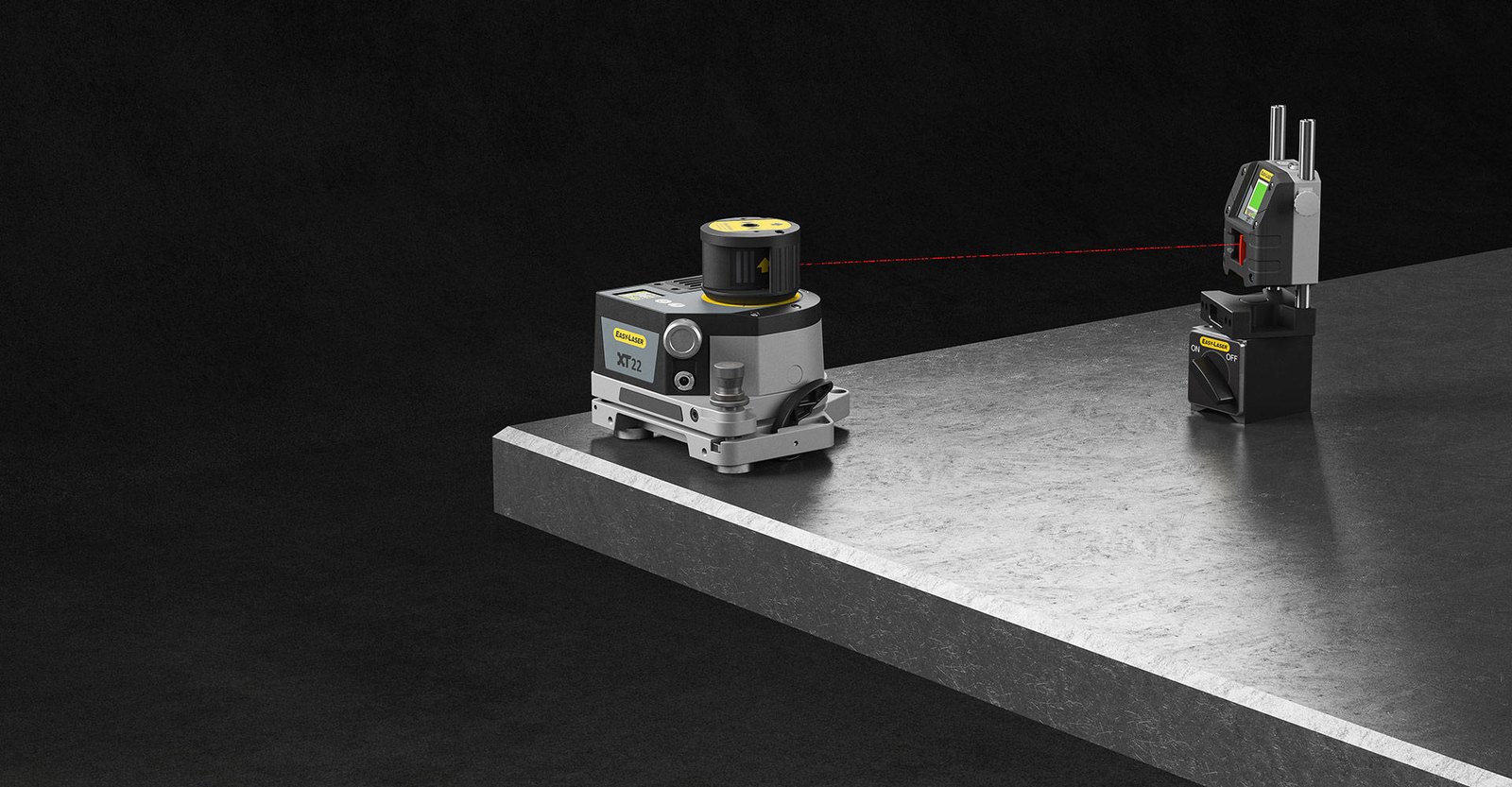 Transmisor Easy-Laser XT22 y detector XT7 midiendo la planitud de una placa base